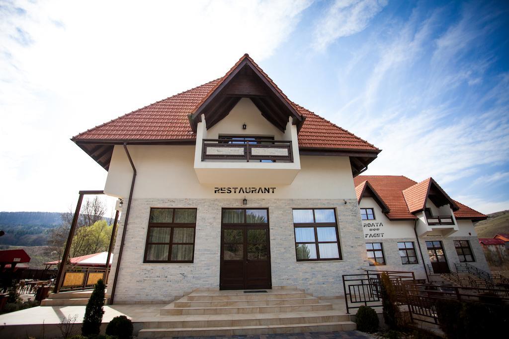 Roata Faget Inn คลูจ-นาโปกา ภายนอก รูปภาพ