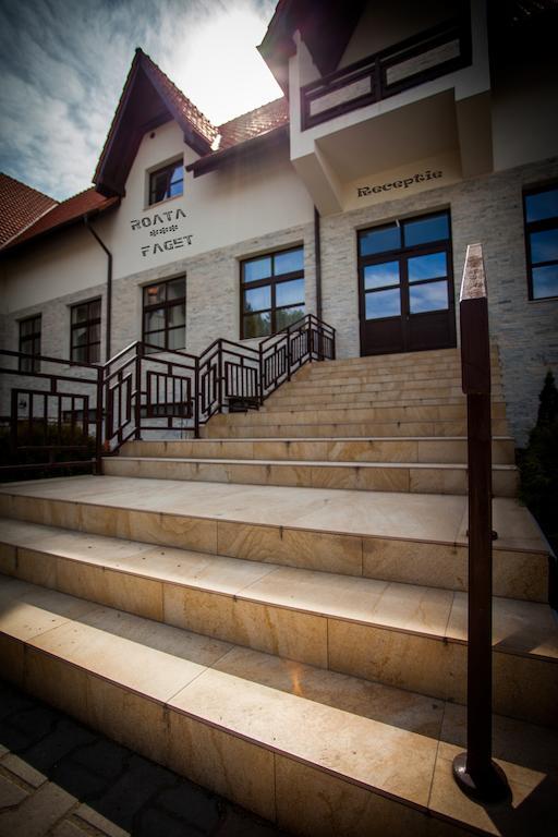 Roata Faget Inn คลูจ-นาโปกา ภายนอก รูปภาพ